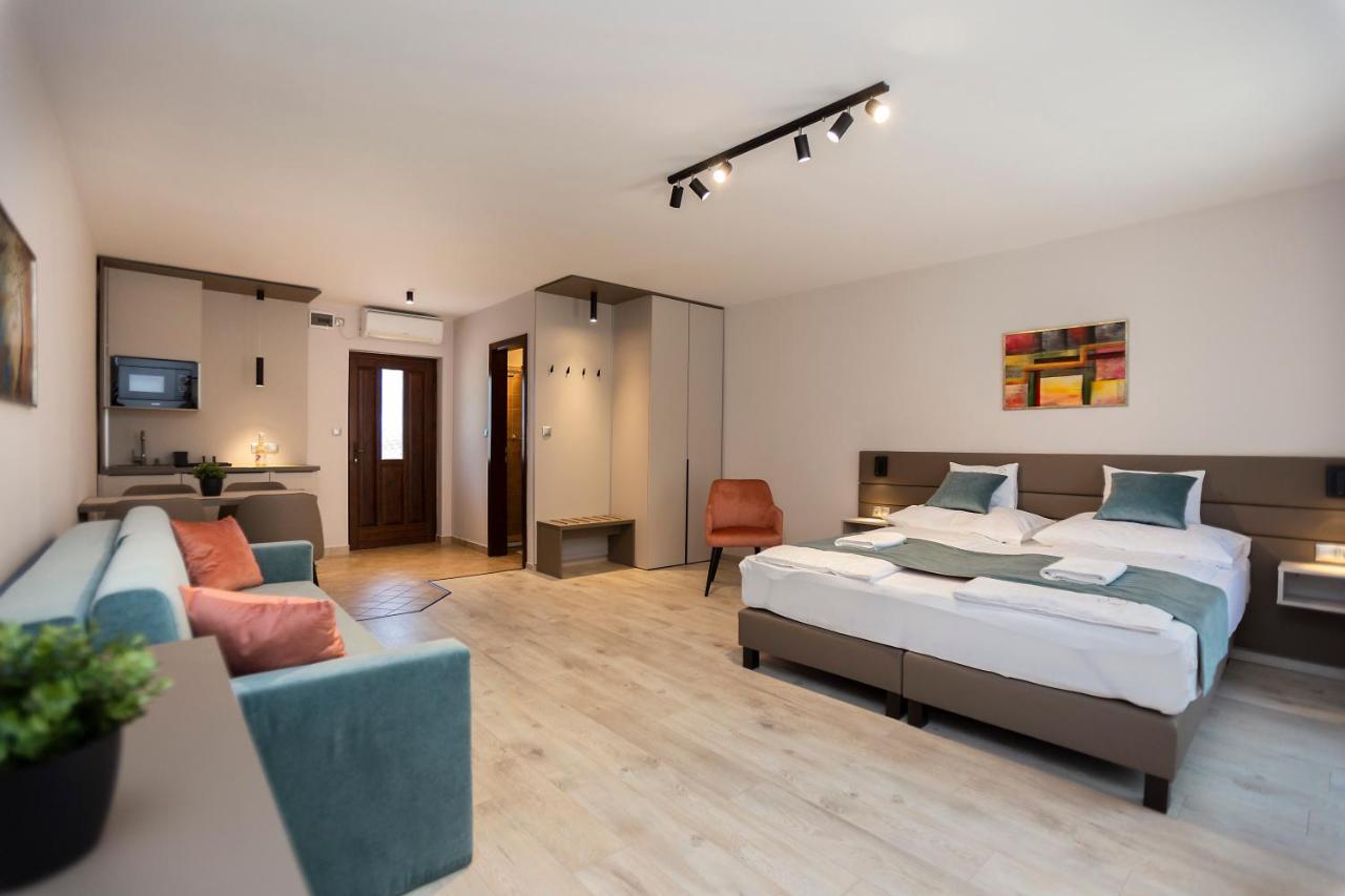Vegvar Spa Apartman Gyula Exteriör bild