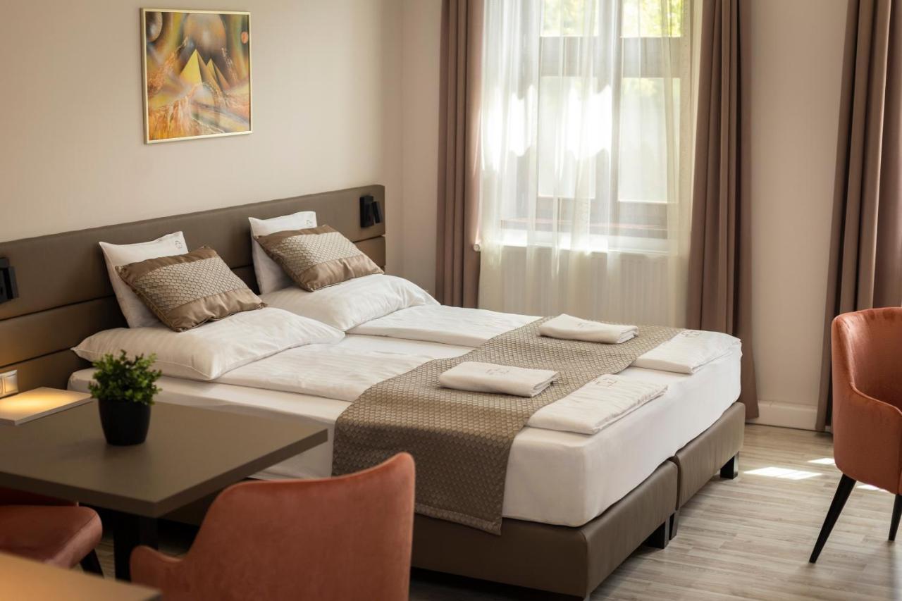 Vegvar Spa Apartman Gyula Exteriör bild