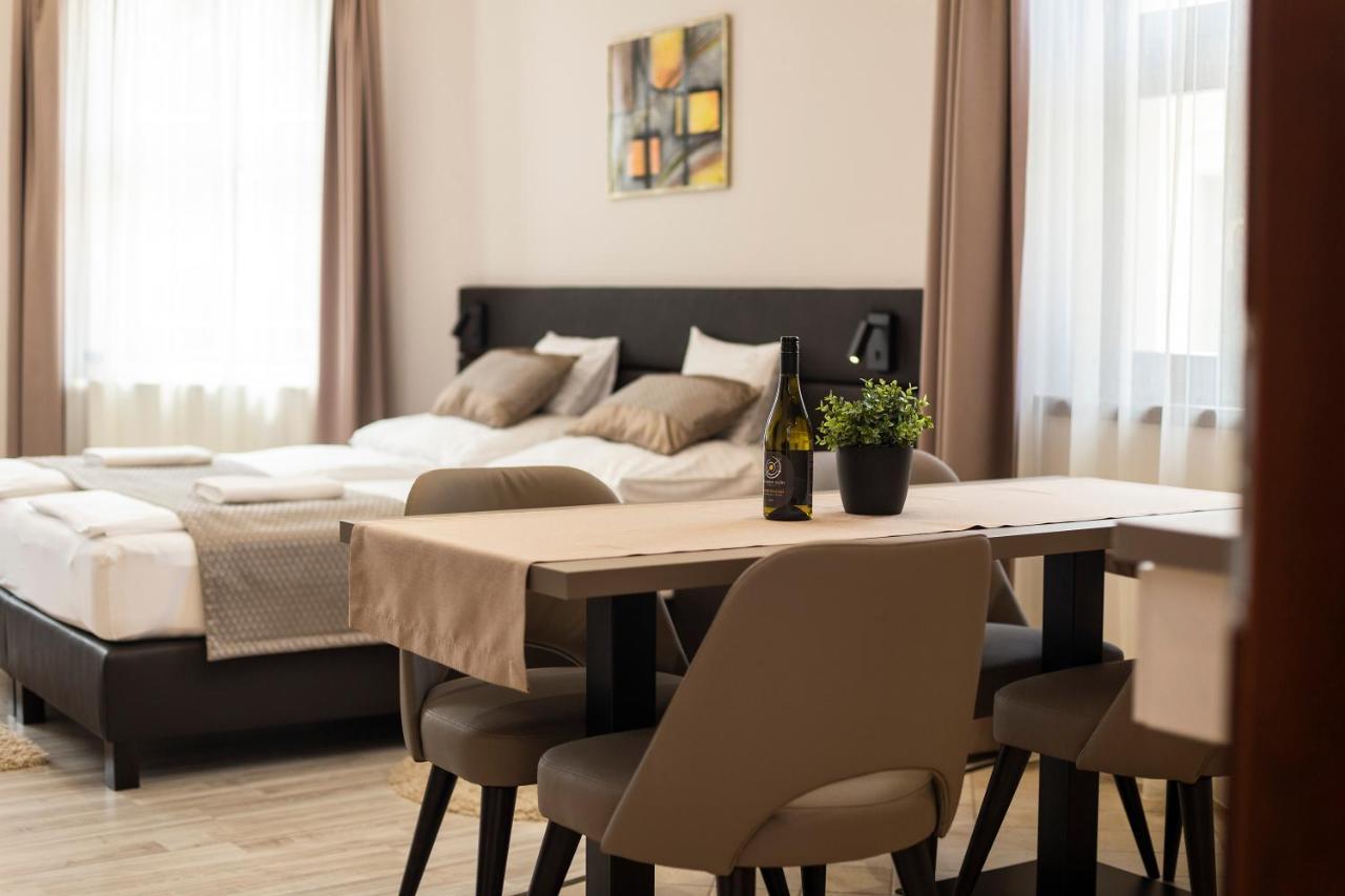 Vegvar Spa Apartman Gyula Exteriör bild